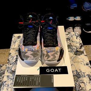 Jordan 34. Great shoe. Light weight. Never worn outside. Only worn 3 times.